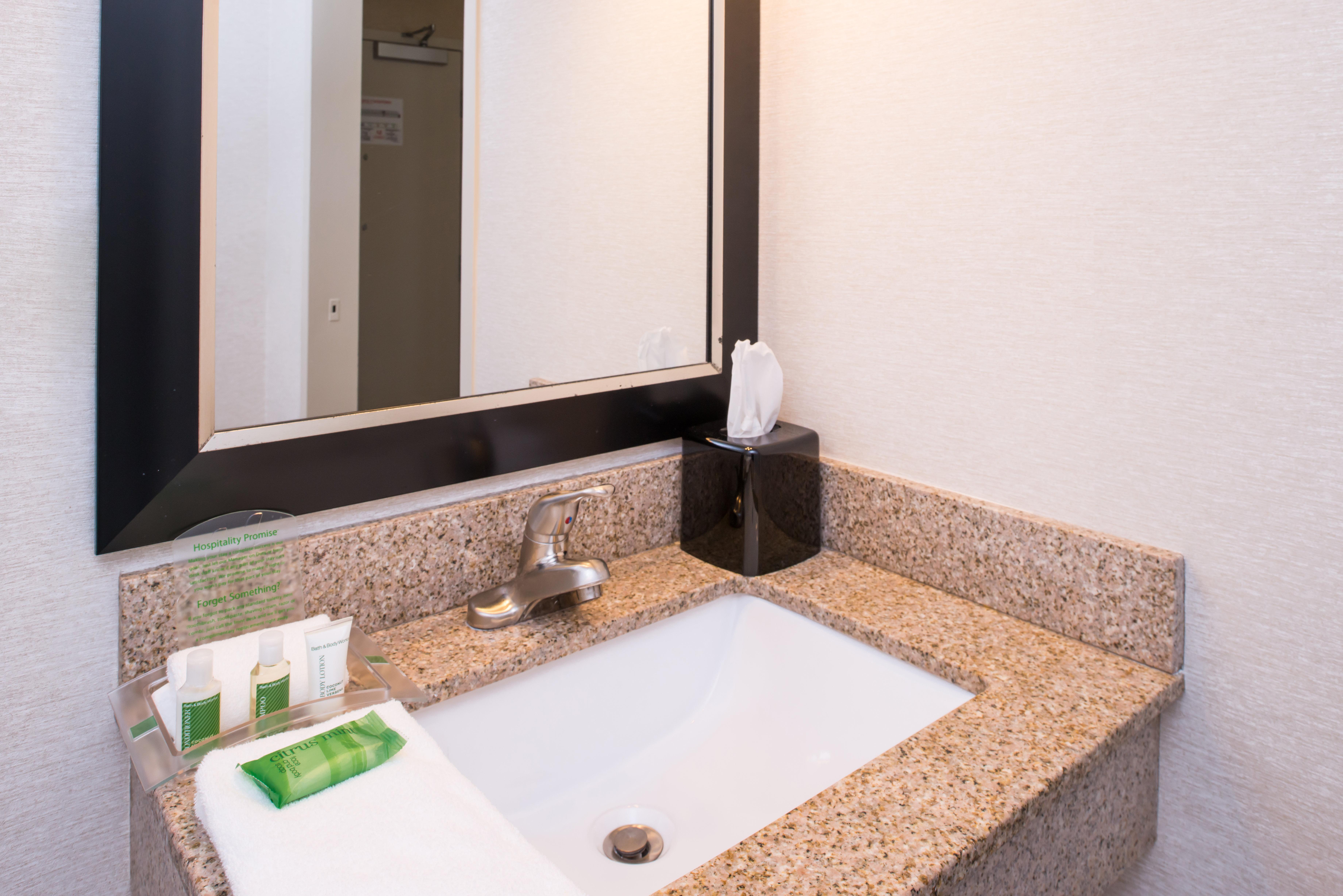 Holiday Inn Concord Downtown, An Ihg Hotel Ngoại thất bức ảnh